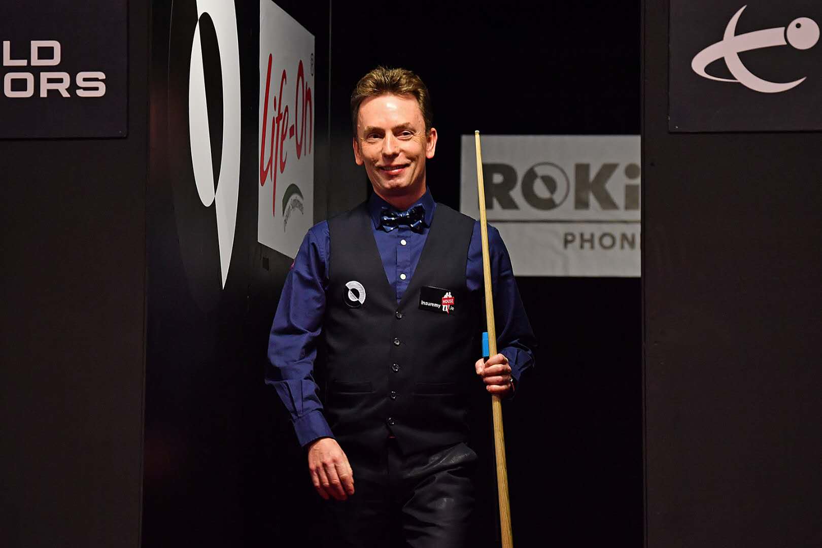 也为全黑的 也为全黑的