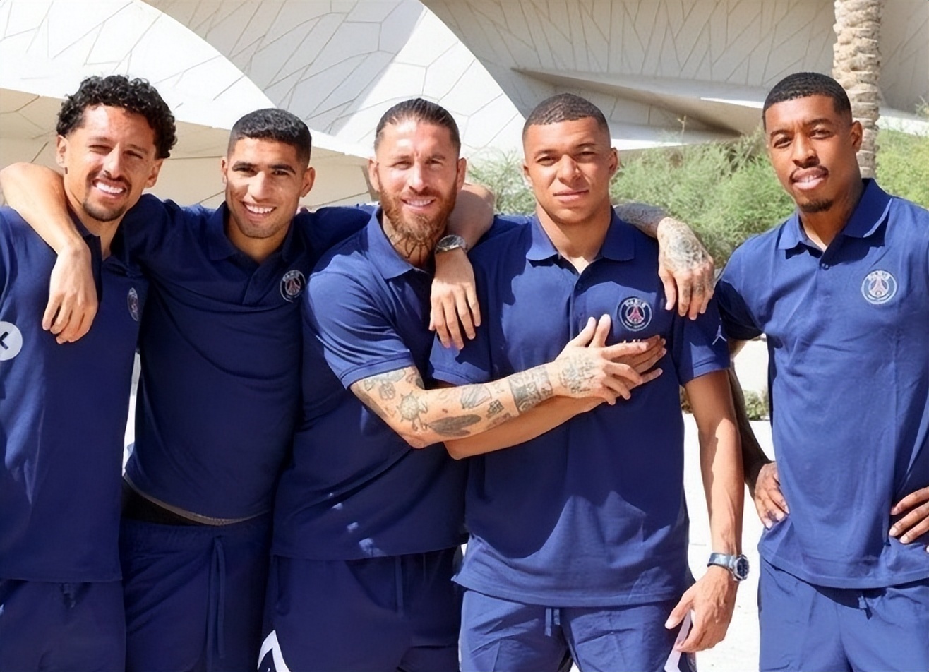 但真正左右 但真正左右