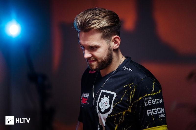 边路防守对 边路防守对